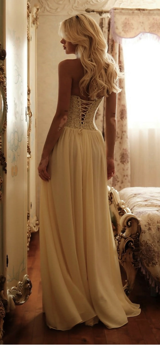 Fenity Faye gown Size Small