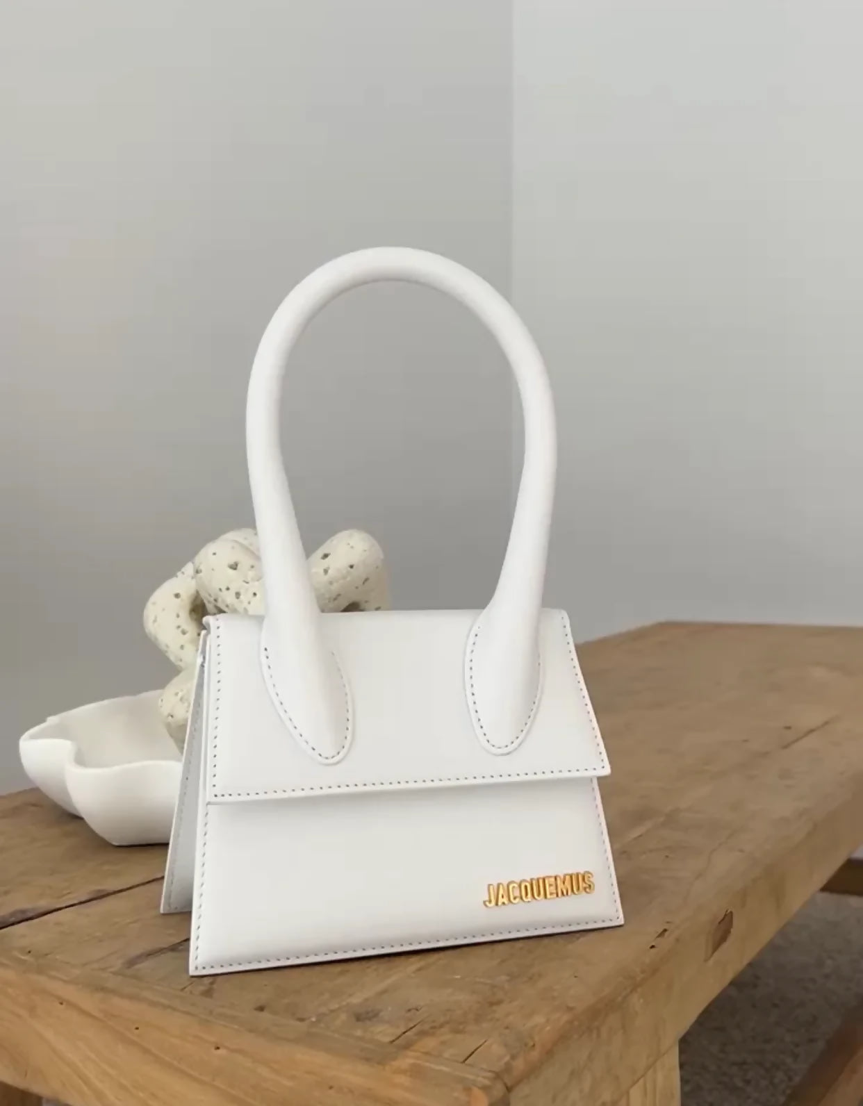 Jacquemus Le Chiquito Moyen