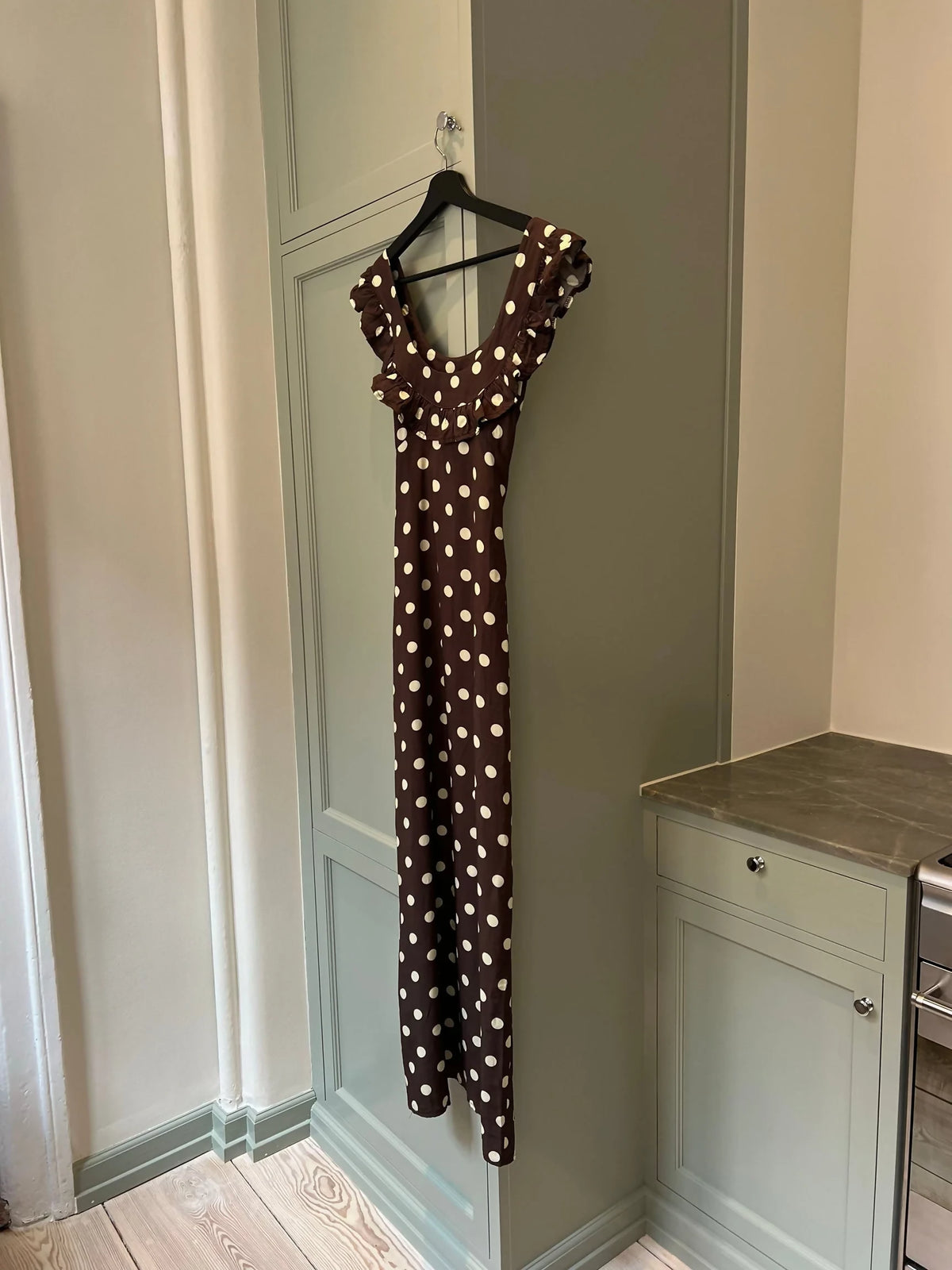 Design by Si Luna Maxi Brown | The Designer Hire Design by Si Luna Maxi Brown | The Designer Hire