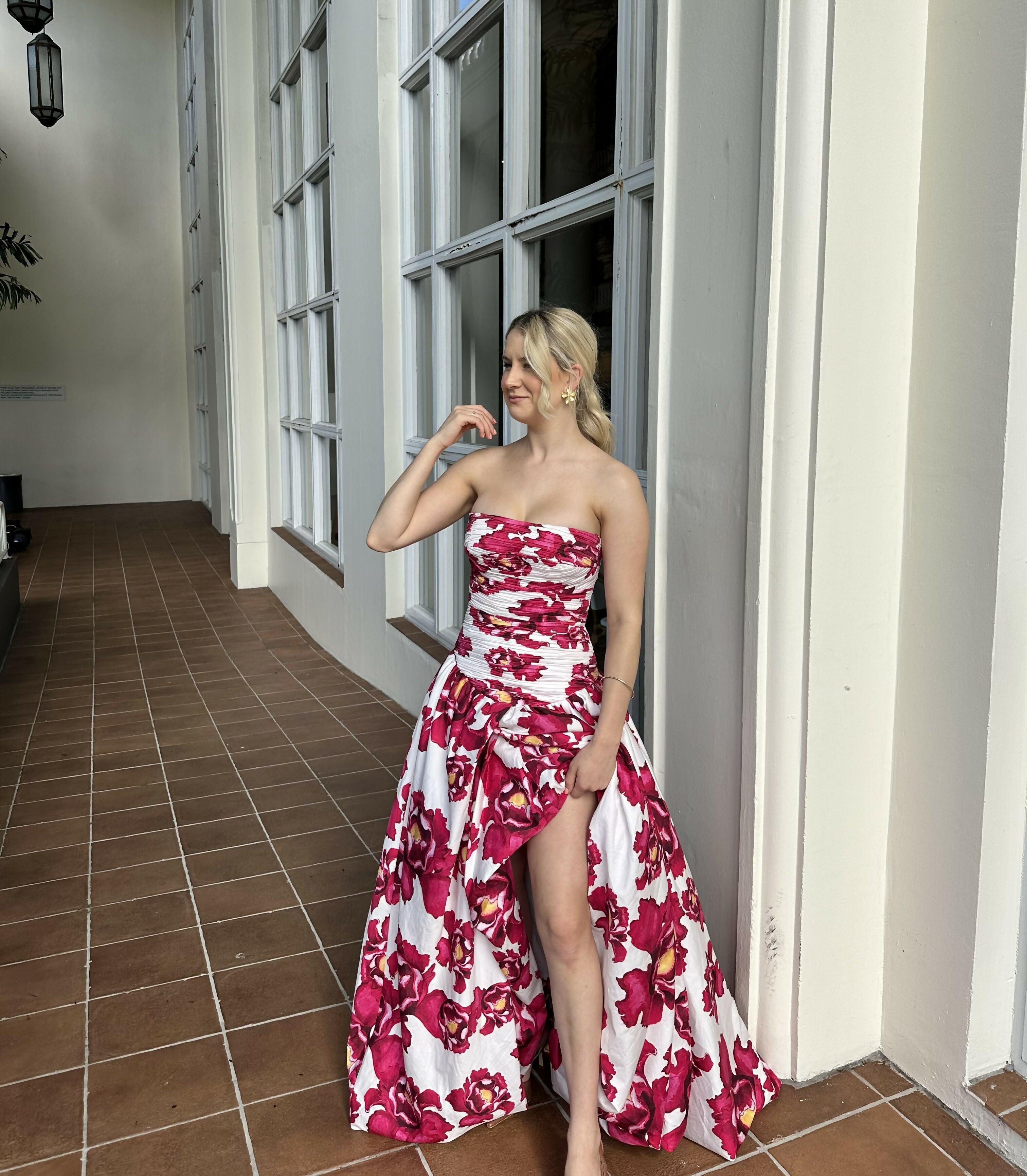 ‘Behold’ Maxi