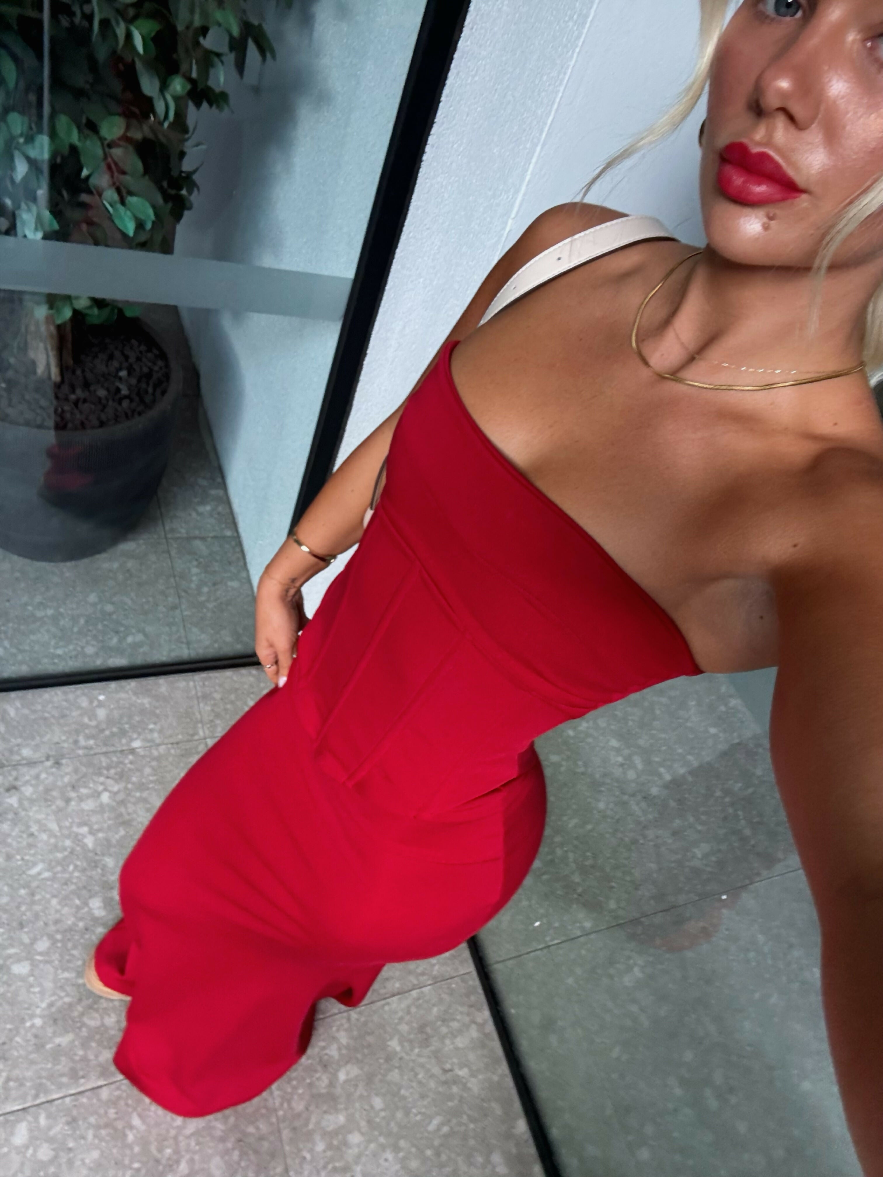 Hntr The Label Louie Gown in Red Size XS, S, M